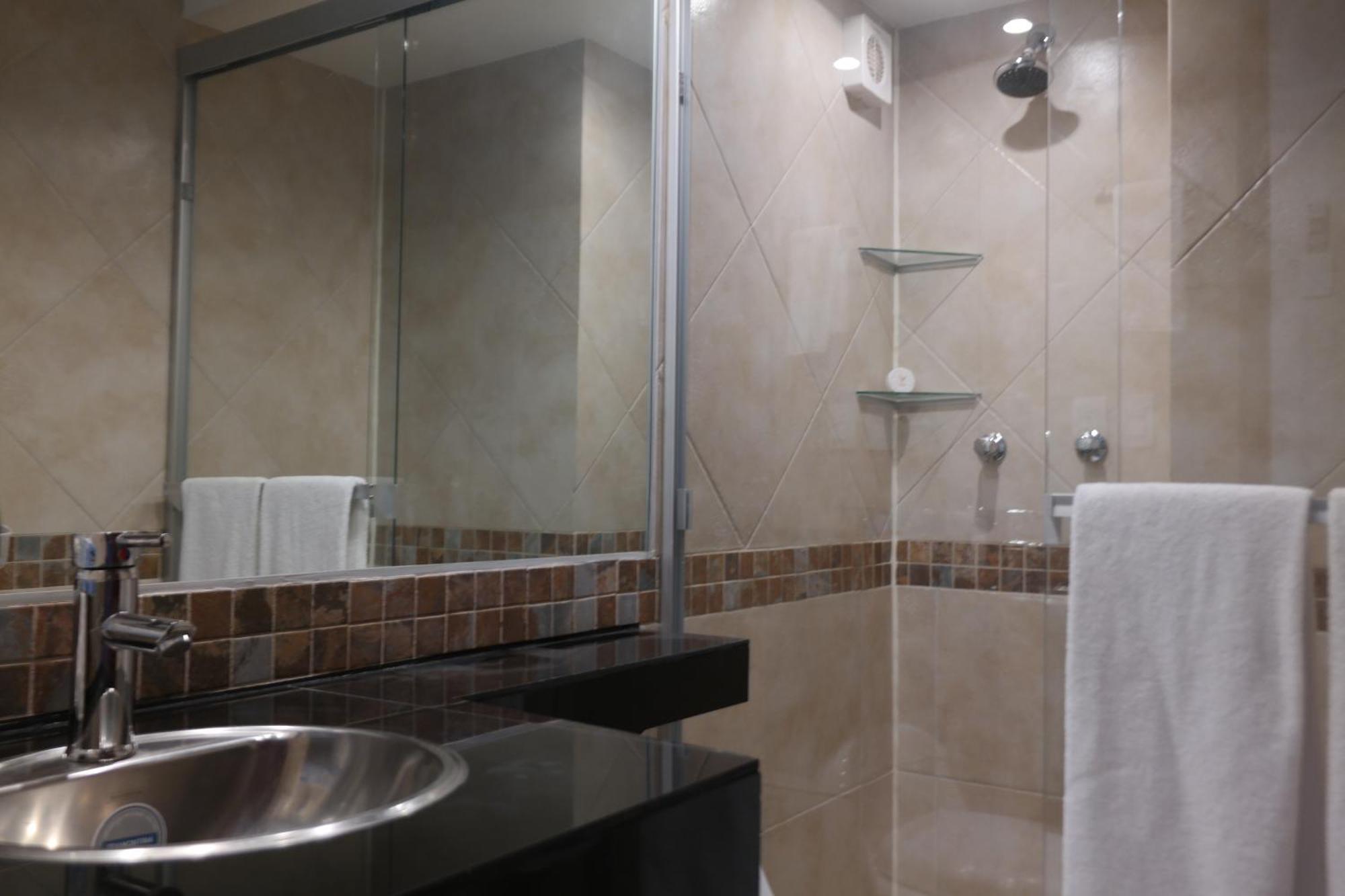 Suites Capri Reforma Angel 380 Μεξικό Δωμάτιο φωτογραφία